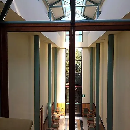 D.g. Garden Hotel
